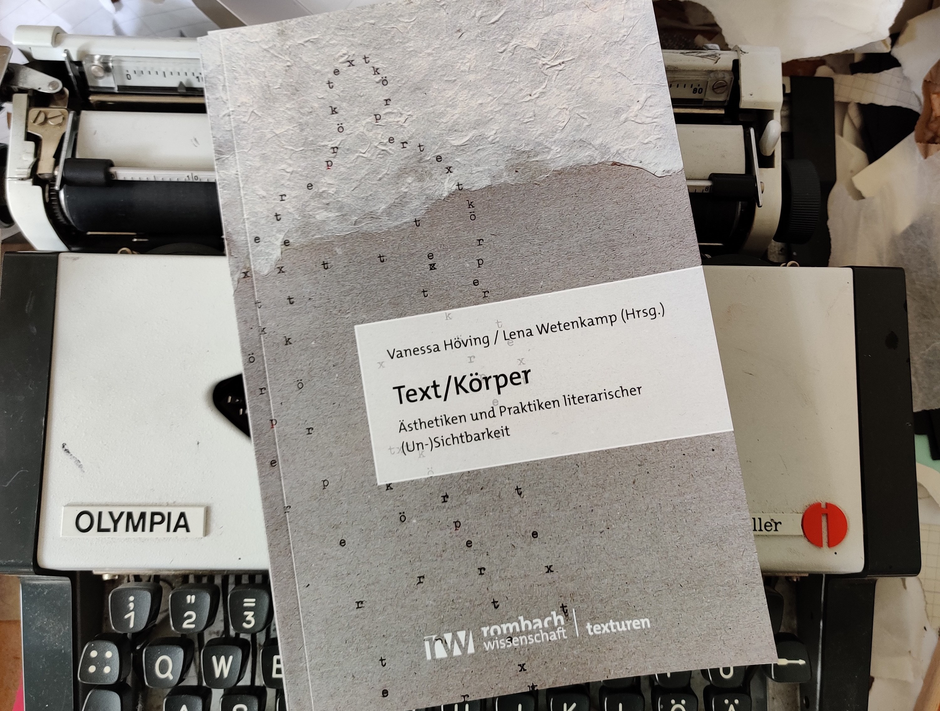 Buchcover mit Textkörper